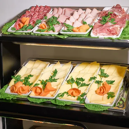 델리 아르티스티 4*