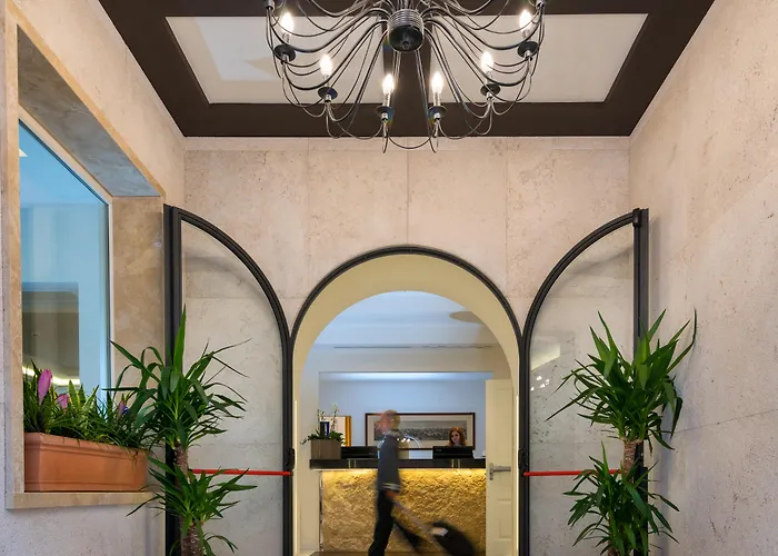 Hotel Degli Artisti 4*